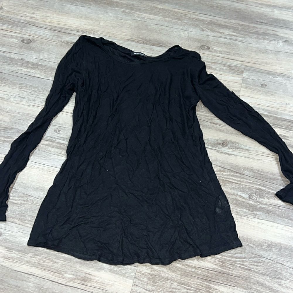 Nally & Millie top
